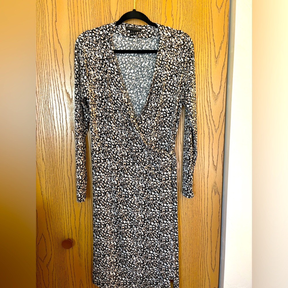 BANANA REPUBLIC Long sleeve wrap dress sz L
